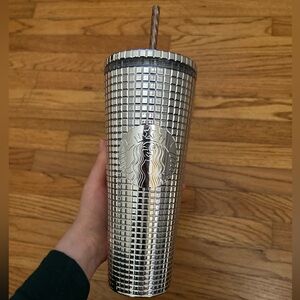 Silver metallic 24oz Starbucks cup nwt